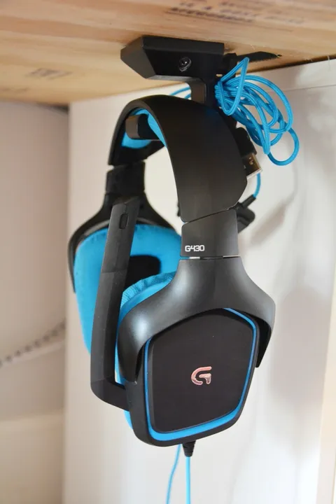 Wall Mounted Headphone Hanger